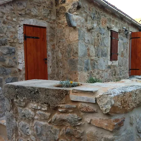 House With A Swimming Pool Vrbanj, Hvar - 11040 Semesterbostad