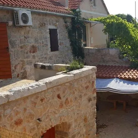 House With A Swimming Pool Vrbanj, Hvar - 11040 Semesterbostad